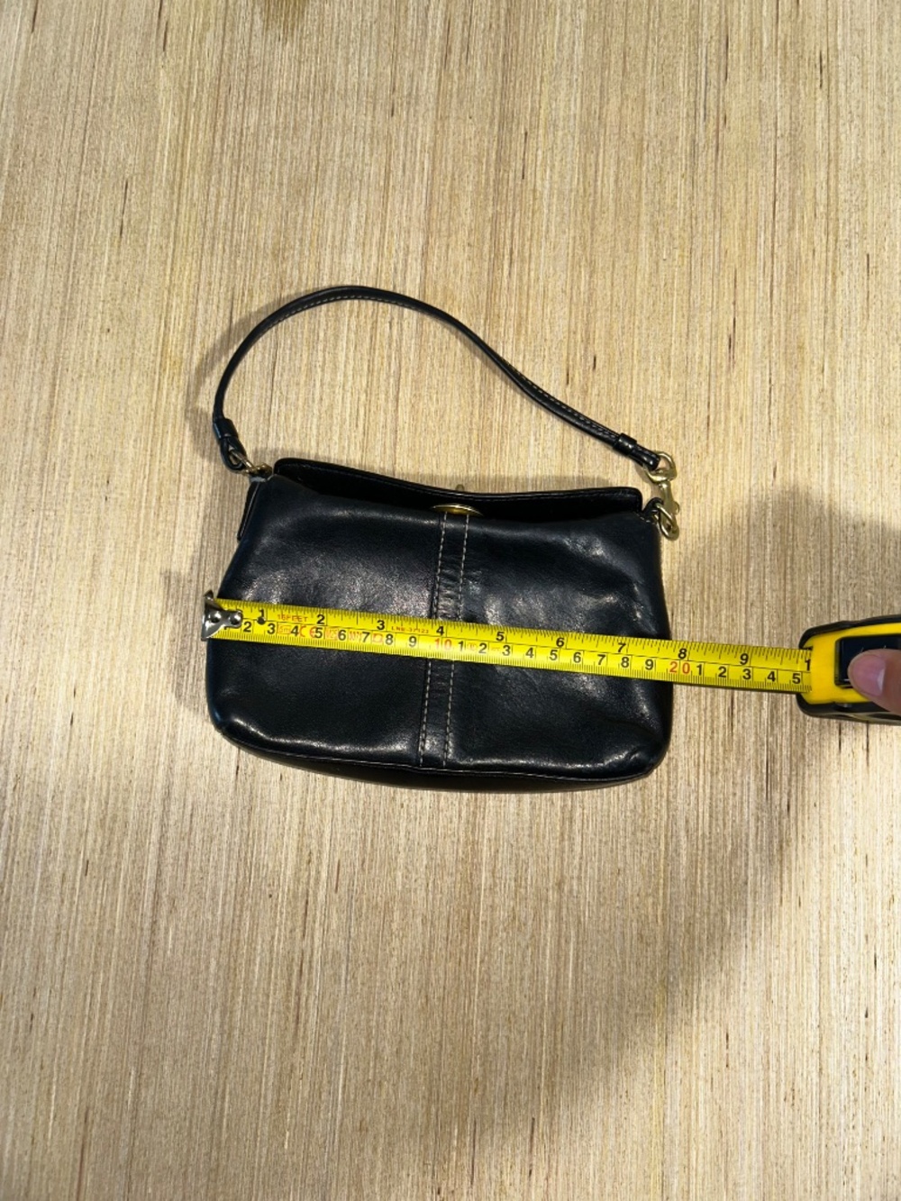 Vintage Coach Black leather Coach Mini Shoulder Bag Wristlet With Brass Hardware - Picture 8 of 9